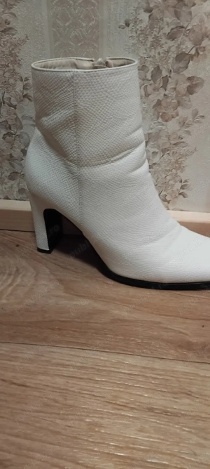 pamtofi cu toc gros marinea 38 superbi pentru femei  au fost purtate si e normal sa aiba uzura  - imagine 2