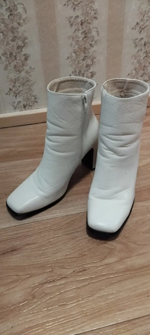 pamtofi cu toc gros marinea 38 superbi pentru femei  au fost purtate si e normal sa aiba uzura  - imagine 4