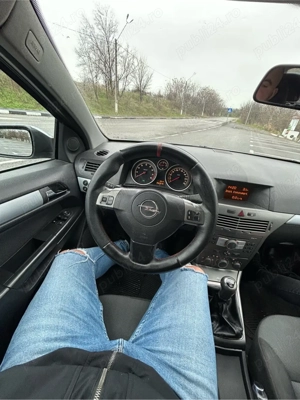 Opel astra GTC - imagine 2