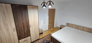 Apartament 3 camere, centrala proprie,boxa, zona Gheorghe Lazar