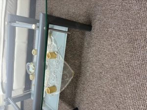 Măsuță din sticlă 