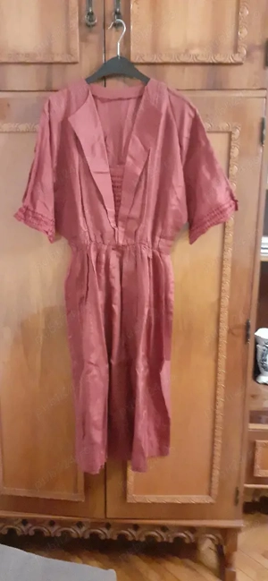 vând rochie dama culoare visinieșinie 