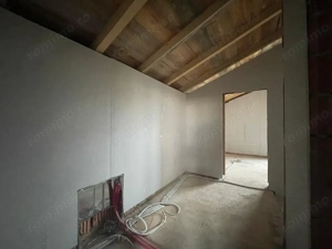 Duplex 4 camere despartit prin camera tehnica Calea Medves Mosnita - imagine 10