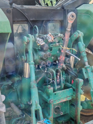 Tractor John Deere model 6400 cu încărcător frontal cupa cereale cupa pentru paleți și compresor de  - imagine 4