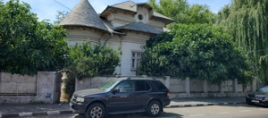 Proprietar inchiriez conac 1450  euro   ! - imagine 9