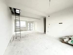 Triplex 4 camere, 140 mp utili, 330 mp teren - Sanandrei