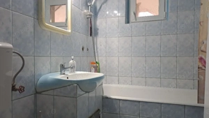 De vanzare direct de la propietar apartament cu 3 camere . 110.000 euro negociabil - imagine 2