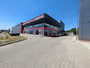 De vânzare – clădire mixta - spații comerciale/birouri | 2.888 mp | teren 4.323 - imagine 2