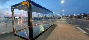 Container inchis cu sticla