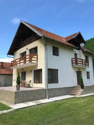 Casă spațioasă, construită solid, în mijlocul naturii   Săcămaș, jud. Hunedoara