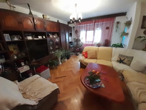 4 camere. Centrala proprie. Vedere pe 2 parti