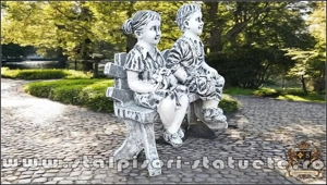 Statuete copii pe băncuță, gri patinat, model S24. - imagine 2