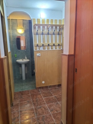 Apartament 3 camere, central, utilat și mobilat, 1200 lei