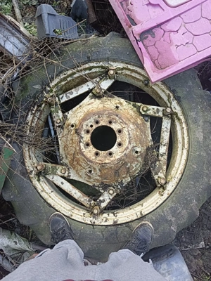 jante tractor fiat 445 originale din fier 