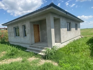 vand casa individula 3 camere baie bucatarie plus tereasa zona sintesti - imagine 7