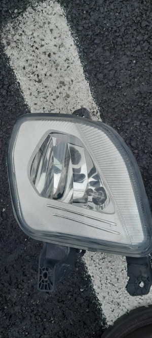 vand proiectoare ceata ford fiesta 2018 cu capace cu tot 300 lei targoviste rog seriozitate - imagine 2