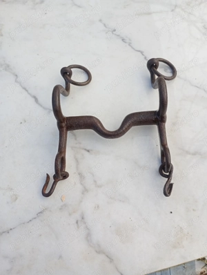 Vând zăbală întoarsă aproape nouă  - imagine 2