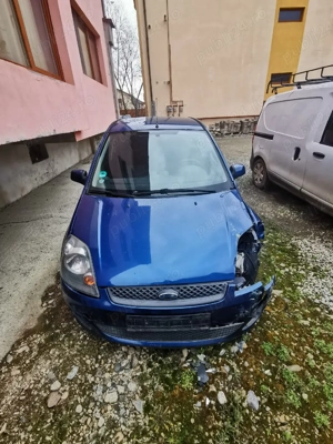 Ford fiesta 1.3 benzina 2007 avariat. Euro 4