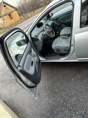 Toyota Yaris - imagine 7