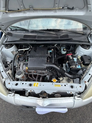 Toyota Yaris - imagine 9