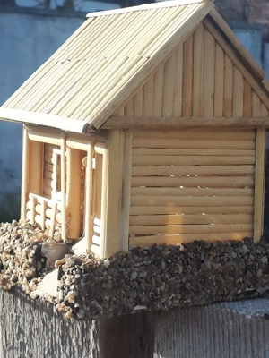 căsuță țărănească din trestie 