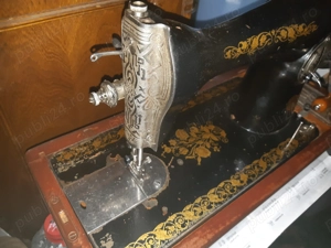 Masina de cusut manuală  - imagine 4