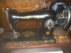 Masina de cusut manuală 