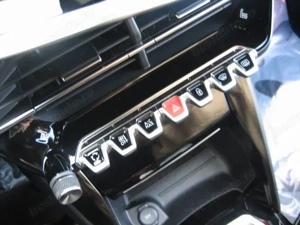 Peugeot 2008 1.2 PURE TECH 131 CP 2021 GT-line,Led,Piele,Navi 3D,Touch,Climatronic,Camera,Jante 17". - imagine 9