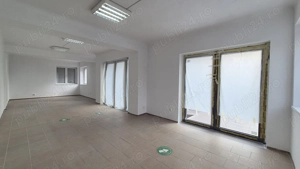 Spatiu comercial ideal pentru clinică medicală, birouri, activități similare. - imagine 3
