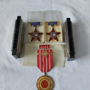 Medalie 50 ani PCR+2 FRUNTAȘ in Intrecere + bonus 2 muzicuțe