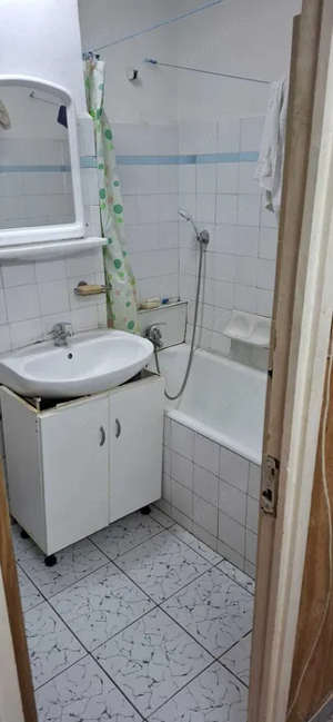 Lacul Tei, Parcul Circului, Lidl, Mega Image, semistradal, randul 2 etj 6 dec 56mp bl 1979 reab term