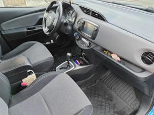 Vând Toyota Yaris hibrid  - imagine 4