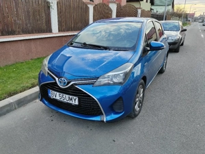 Vând Toyota Yaris hibrid 