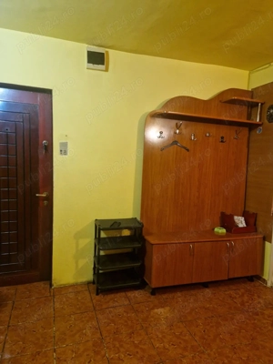 Apartament 3 camere Petrila - imagine 2