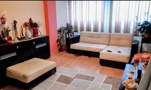 Colțar extensibil cu două lăzi de depozitare + taburet 