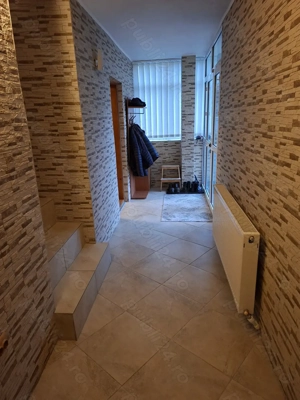 vand casa din caramida 6 camere zona centrala