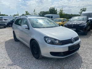 Vand Golf 6, 1.2 benzină 122 cai, 6 trepte*distribuție lant*Clima*Incalzire scaune*Carlig remorcare*