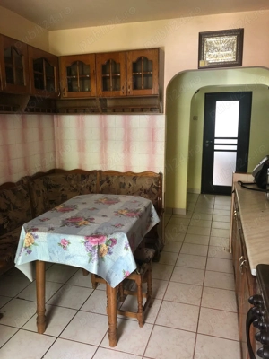 Apartament 3 camere, parter, zona centrala, Brad - imagine 2