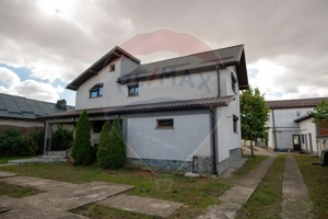 Casă / Vilă cu 5 camere de vânzare - imagine 3