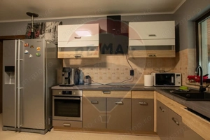 Casă / Vilă cu 5 camere de vânzare - imagine 11