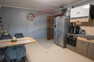 Casă / Vilă cu 5 camere de vânzare - imagine 10