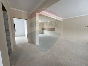 Casă / Vilă cu 4 camere de vânzare în zona Lascar Catargiu - imagine 9