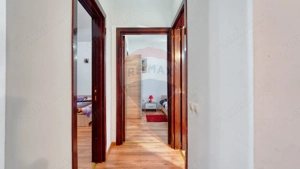 Vilă de vânzare în Predeal – vedere panoramică către pârtia de schi - imagine 12