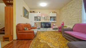 Casă / Vilă cu 4 camere de vânzare în zona Tractorul - imagine 5