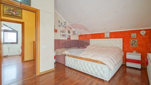 Casă / Vilă cu 4 camere de vânzare în zona Tractorul - imagine 16