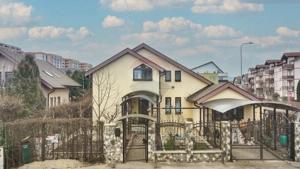 Casă / Vilă cu 4 camere de vânzare în zona Tractorul - imagine 2