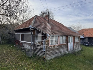 Casa batraneasca la munte, in Hunedoara, Tinutul Padurenilor, Cerbal - imagine 3