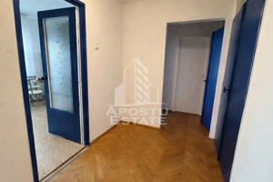 Apartament 2 camere , decomandat, etajul 3/4, zona Girocului - imagine 5