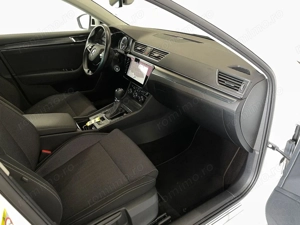 Skoda Superb - imagine 9