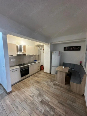 Închiriez apartament 